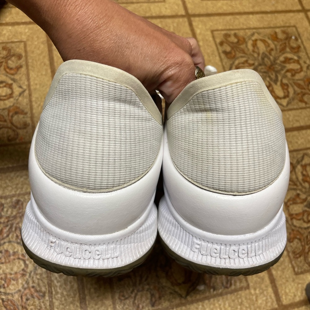 white new balance basketball shoes